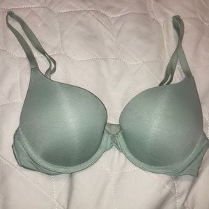 Victoria’s Secret T-shirt Bra 32B